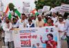 बड़हलगंज में कांग्रेसियों ने पैदल मार्च निकाल की नारेबाजी, जताया विरोध